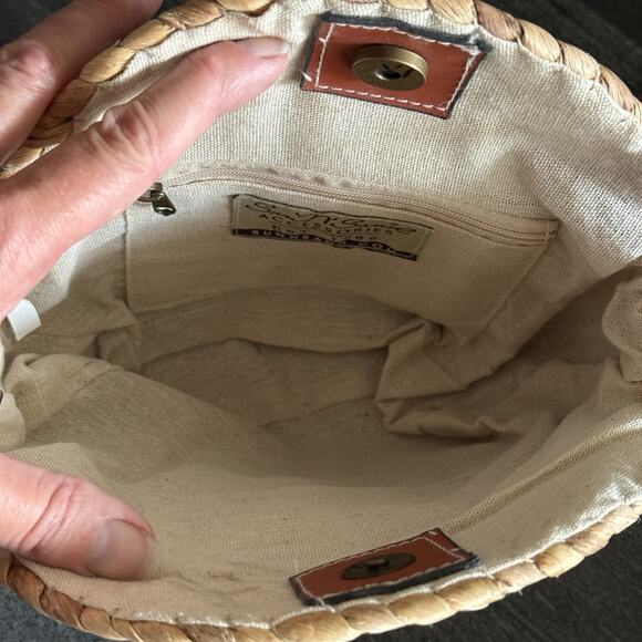 Round Rattan Purse Crossbody Brown Wicker Handwoven 9" Boho Cottagecore Bag - Picture 4 of 5